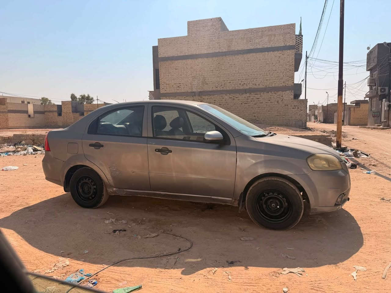 مديل 2008
خليجي جاهزة مستعجل 

رقمها أنبار ومالكها بلنجف يريد مداور 
مسكر 

كلشي ما عايزة 
قفلها 30
***********
