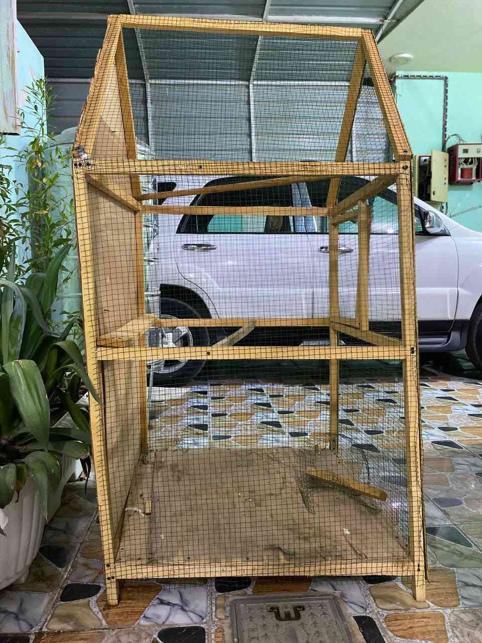 السلام عليكم.
متاح قفص يرهم جميع أنواع الطيور.
🦜🐦‍⬛🐦
🔨 الشغل درجة أولى.
خشب القفص جديد.
القياسات:
الارتفاع: 155 سم.
العرض: 80 سم.

المكان: شهربان، حي المعلمين.
رقم الهاتف: ***********
