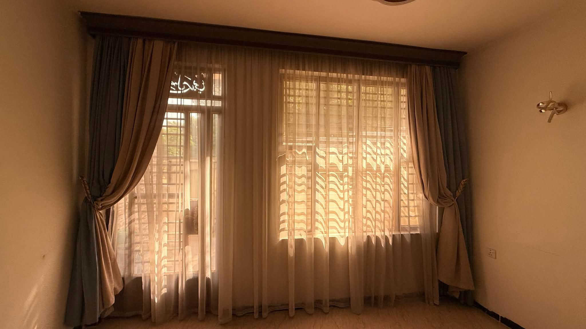 الدورة الجمعية • ديكور • اتصال