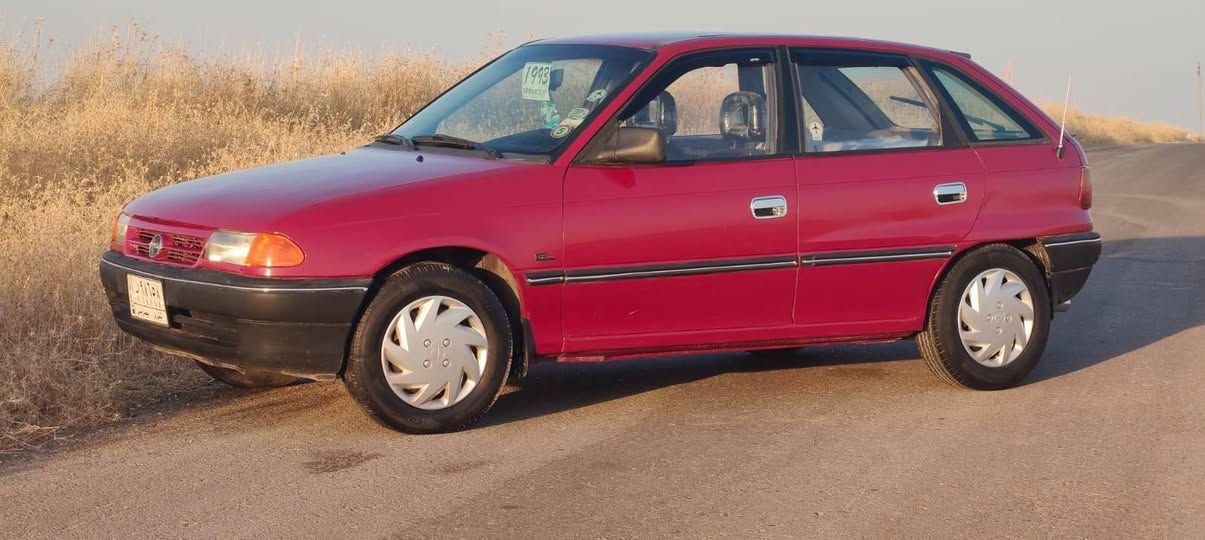 استرا موديل 1992 حجم 16رقم الماني سنويه 2028 كير ومحرك شرط شرط التحويل داخل جديد سياره جديده مصبوغه حزام جماليه قطره معجون ما بيها السعر 43 وبيها مجال مكاني حي الوحده (***********)(***********)

