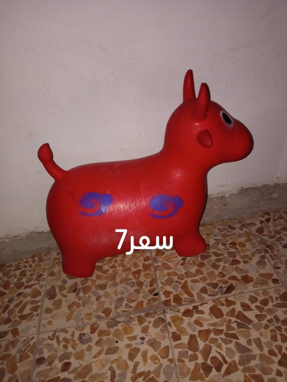 للبيع

نص مكتوب في الصور:
- سعر 30
- سعر 5 وب بيها مجال
- سعر 20
- سعر 35
- سعر 7
- بيها عطل قيمها واخذها.
- سعر 12