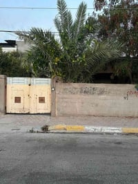 نصف عقار • ١٤٠م • طابو ملك صرف