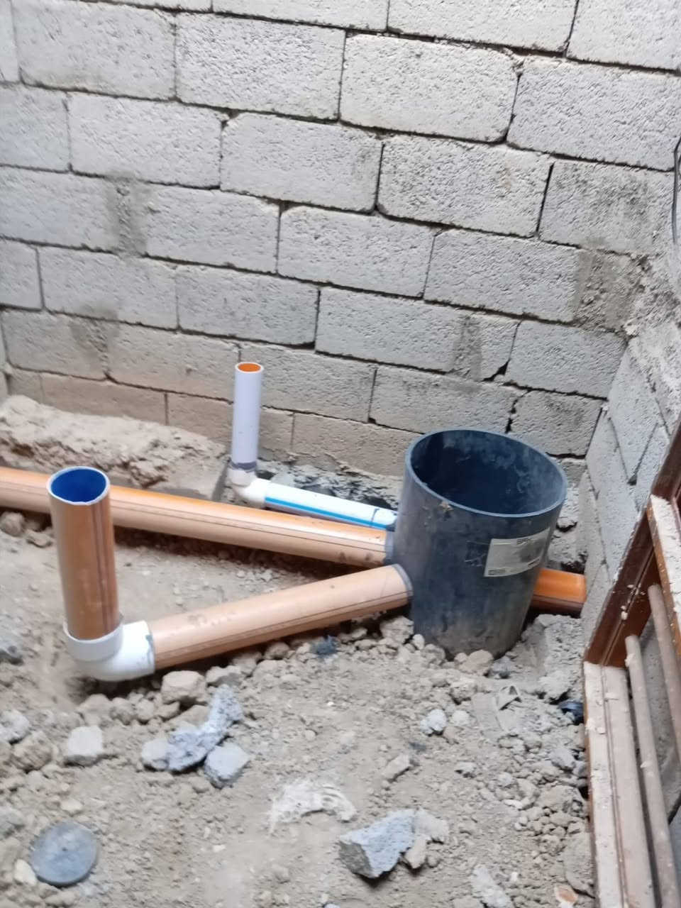 السلام عليكم خلفه مال تطبيق كاشي ومال تئسيس صحيات هذا الشغل كدامكم وهذا رقم الخلفه ***********

نص مكتوب في الصور:
- HONOR X6b