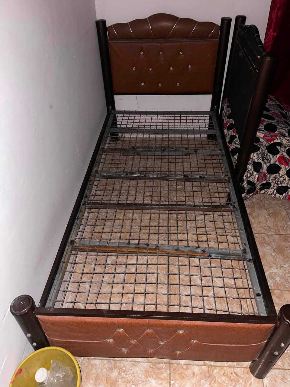 سلام عليكم 🙋
للبيع جرباية نفر  🛏️
نظيفة وحالتها جيدة، الهيكل قوي وما بيها كسر.
اللون بني وتصميمها مرتب ومناسب للبيت.
💰 السعر: (٥٠ الف)دينار، وبيها مجال قليل
📍 المكان: بغداد الراشدية
* بدون دوشك
📩 التواصل واتساب 👇 او ماسنجر
***********
