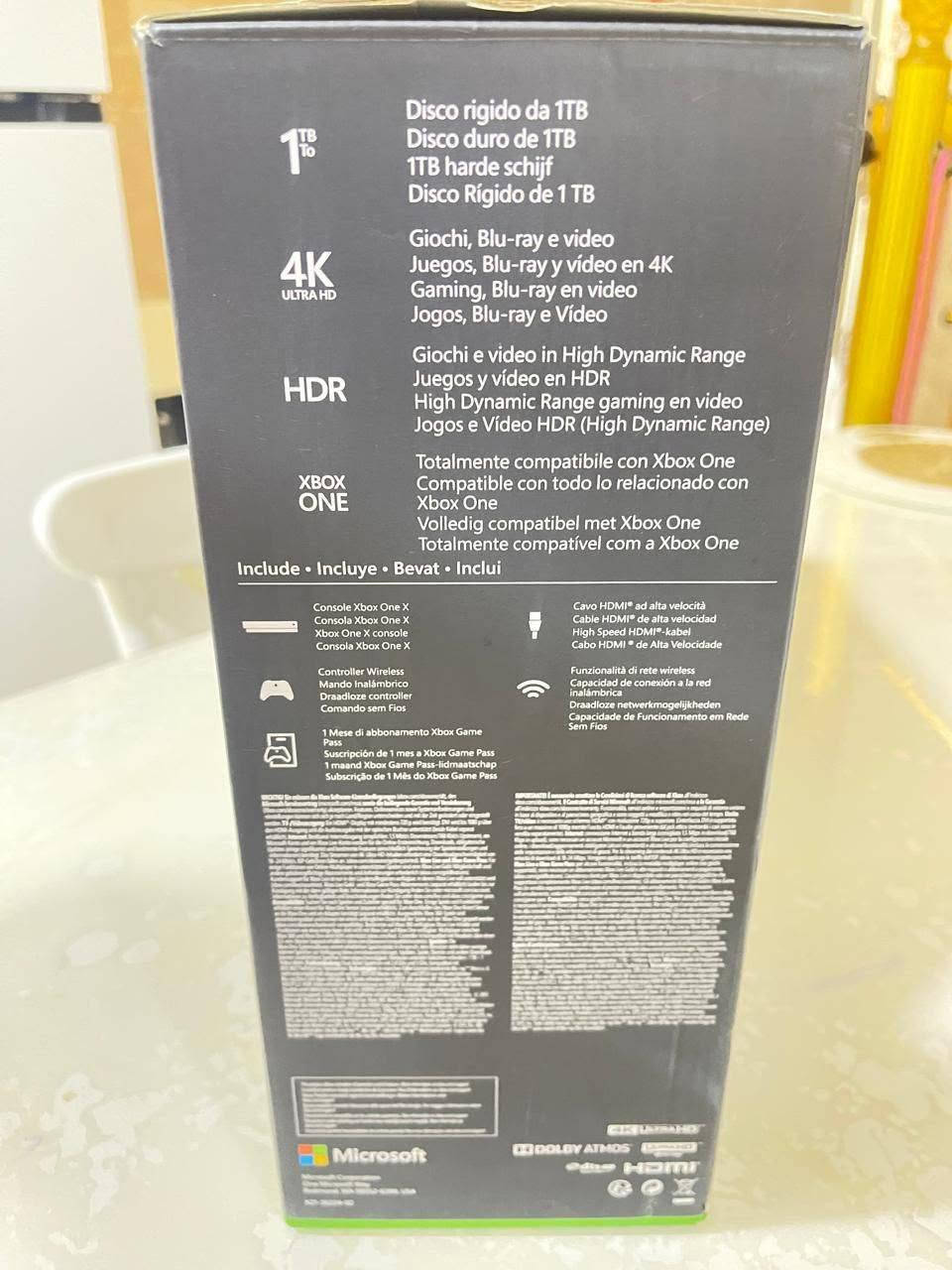 السلام عليكم
XBOX ONE X
1 تيرا
 4K blu-ray 
السعر 275 وبي مجال 
***********
