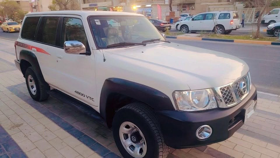 نيسان باترول ٢٠٠٨
 محرك جديد  بلادي
 گير اوتماتيك   4800 
فور ويل  دبل تانكي شغال السيارة مصبوغة عام للجمالية 
لاضربة ولا تكمة السيارة مرقمة  وبأسمي   موجودة في بغداد 
الشراي يتصل 
***********
