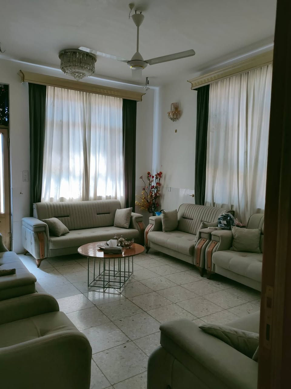 مساحة الارض ٥٠٠ واجهة ١٧ ونص نزال ٢٨ ونص البناء ١٦٥ طابق واحد جمهوري صب كونكريت مسلح غرفتين نوم هول استقبال صالة مطبخ حار حمام الطابق الثاني بيتونة علة كبر الحولي وحمام واكو حمام خارجي السعر ٢٧٥ وبيه مجال للشراي
الموقع حولي ال١٠٠ على نهر الهنيدية خلف السفارة التركية
مساحة الارض ٥٠٠ واجهة ١٧ ونص نزال ٢٨ ونص البناء ١٦٥ طابق واحد جمهوري صب كونكريت مسلح غرفتين نوم هول استقبال صالة مطبخ حار حمام الطابق الثاني بيتونة علة كبر الحولي وحمام واكو حمام خارجي السعر ٢٧٥ وبيه مجال للشراي للتواصل واتساب أو خاص ***********
