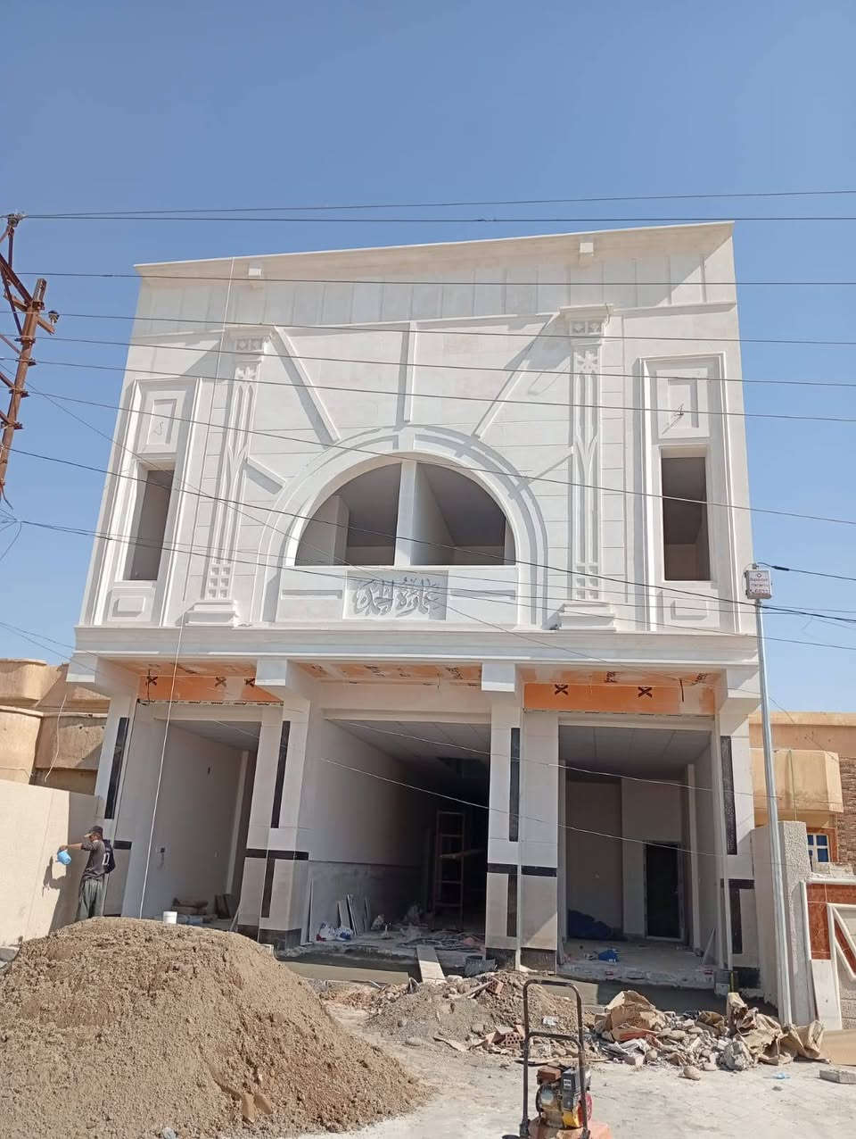 السلام عليكم كادر حجرحلان مرمر حف درز جلي وسعار جداً مناسبة شغل شرط ستلم مهندس توصل على رقم ***********
