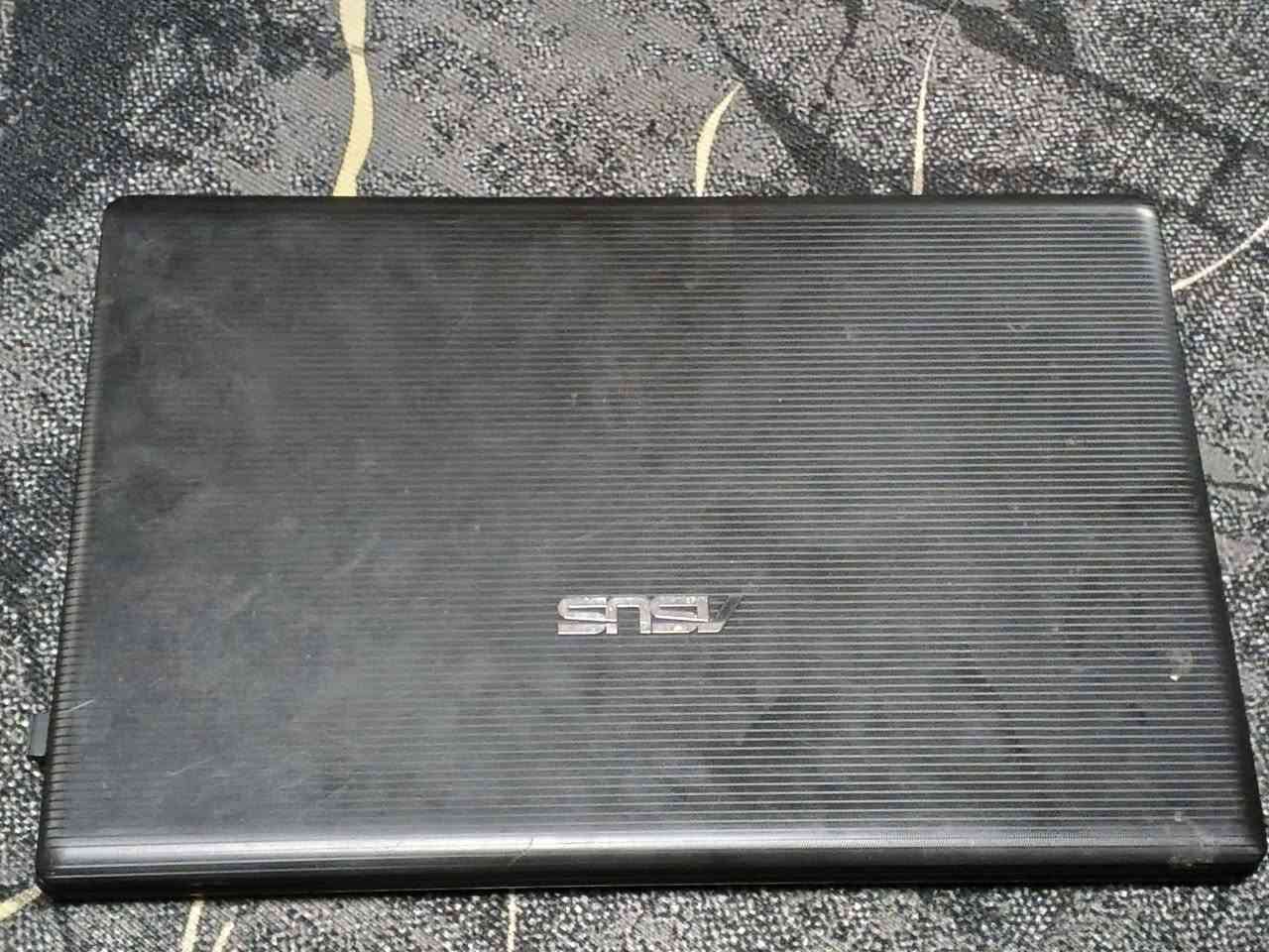 السلام عليكم لابتوب للبيع
***********

💻 الشركة
ASUS
📌 السلسلة
  X551MA
🖥️ الشاشة
15.6 بوصة
الدقة
1366×768 HD
⚙️ المعالج
Intel Celeron،    / N2830
🧠 الرام
 4GB DDR3
💾 التخزين
 500GB HDD
🎮 كرت الشاشة
Intel HD Graphics مدمج
العيب فقط بطارية يحتاج تبديل 
السعر 100 الف قفل
