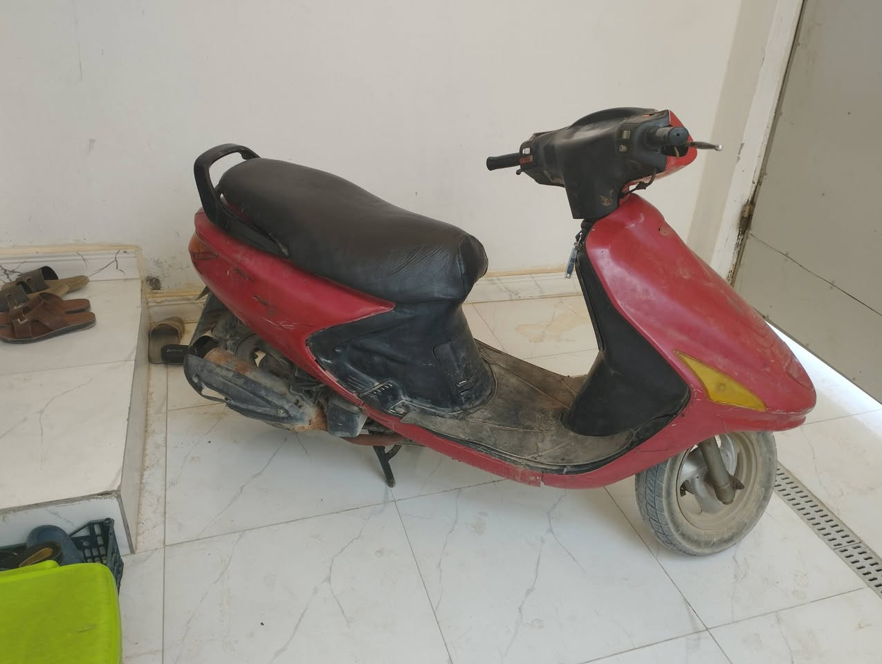 سلام عليكم للبيع دراجه نوع فراشه مكينه ما مفتوحه شرط فحص  سعره 450 وبيه مجال العنوان البصره قضاء ابو خصيب طىريق سيد حامد رقم هاتف فقط واتساب متواجد ***********

