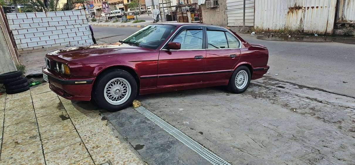 520 اصل مسكر فانوس مديل ٩٢ رقم بغداد انكليزي هزه جديده تايرات ولوياله جدد صدر خلفي امامي جديد السياره شلعه مابيها بس معدل ايخبل تبربد شغال كم قطعه صبغ ولبنيد من النص بي شويه معجون مكانه بغداد اي استفسار هاذ رقم راعيها  *********** مكلف بل نشر لحد ايراسلني سعرها ٥٥ وبيه حك الجيه
