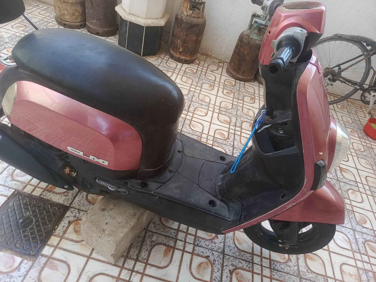 السلام عليكم شباب للبيع بوليس مكان حصوه سكندريه 
السعر 650 بيها مجال دراجه خير من الله 
هاتف ***********
