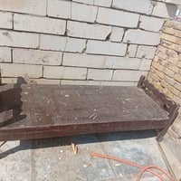 ثنينهن • سرير • ديوانيه