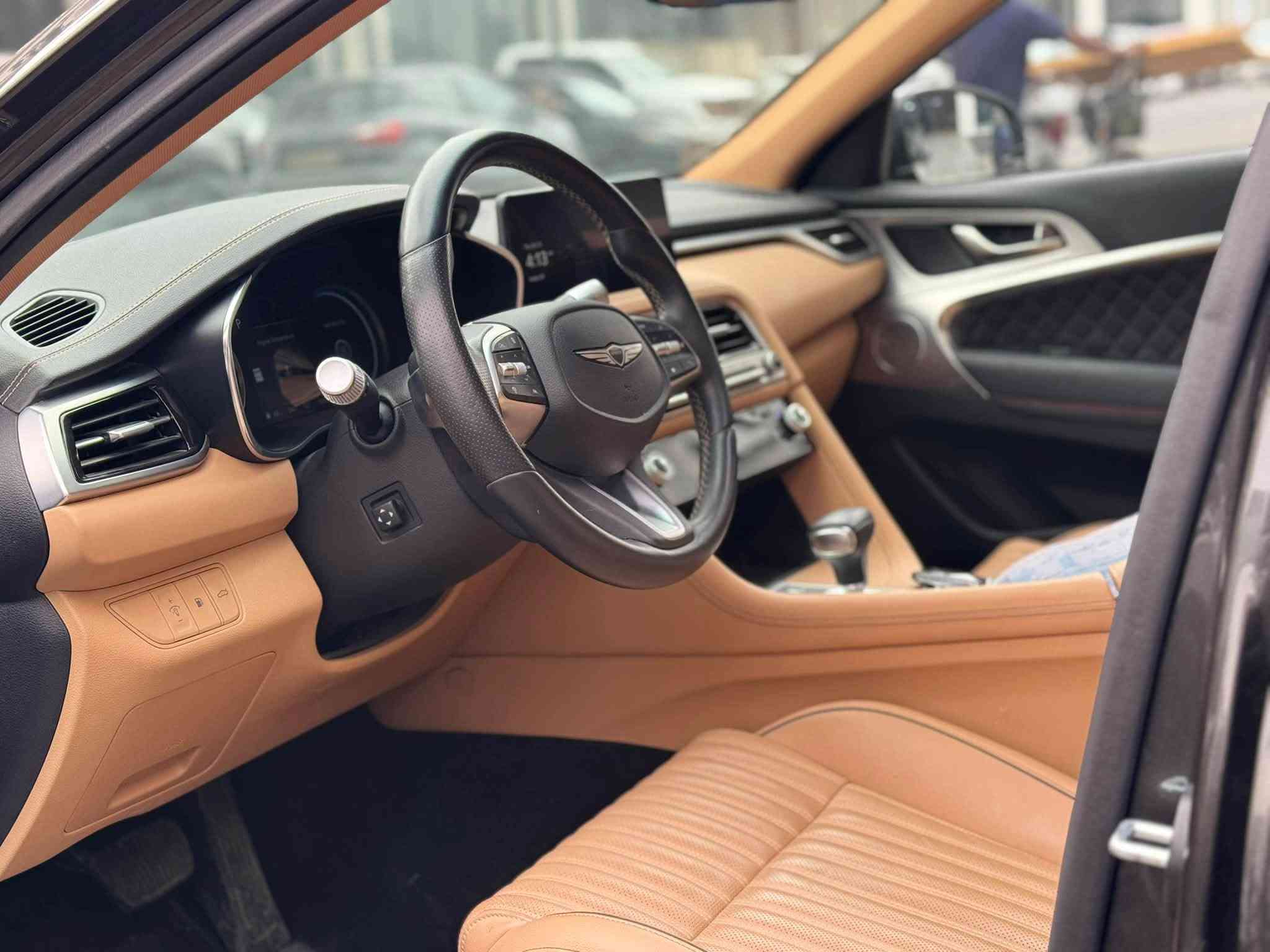 جينيسس G70 • ٢٠٢٥ • ١٨٠٠٠ ميل