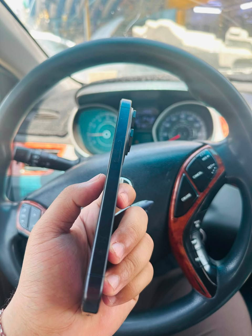 السلام عليكم أيفون 15 برو فقط وتر بروف ذاكره 128 بطاريه 89 للبيع جهاز نضيف جدا السعر 875 وبي مجال 
***********
مكان بغداد
