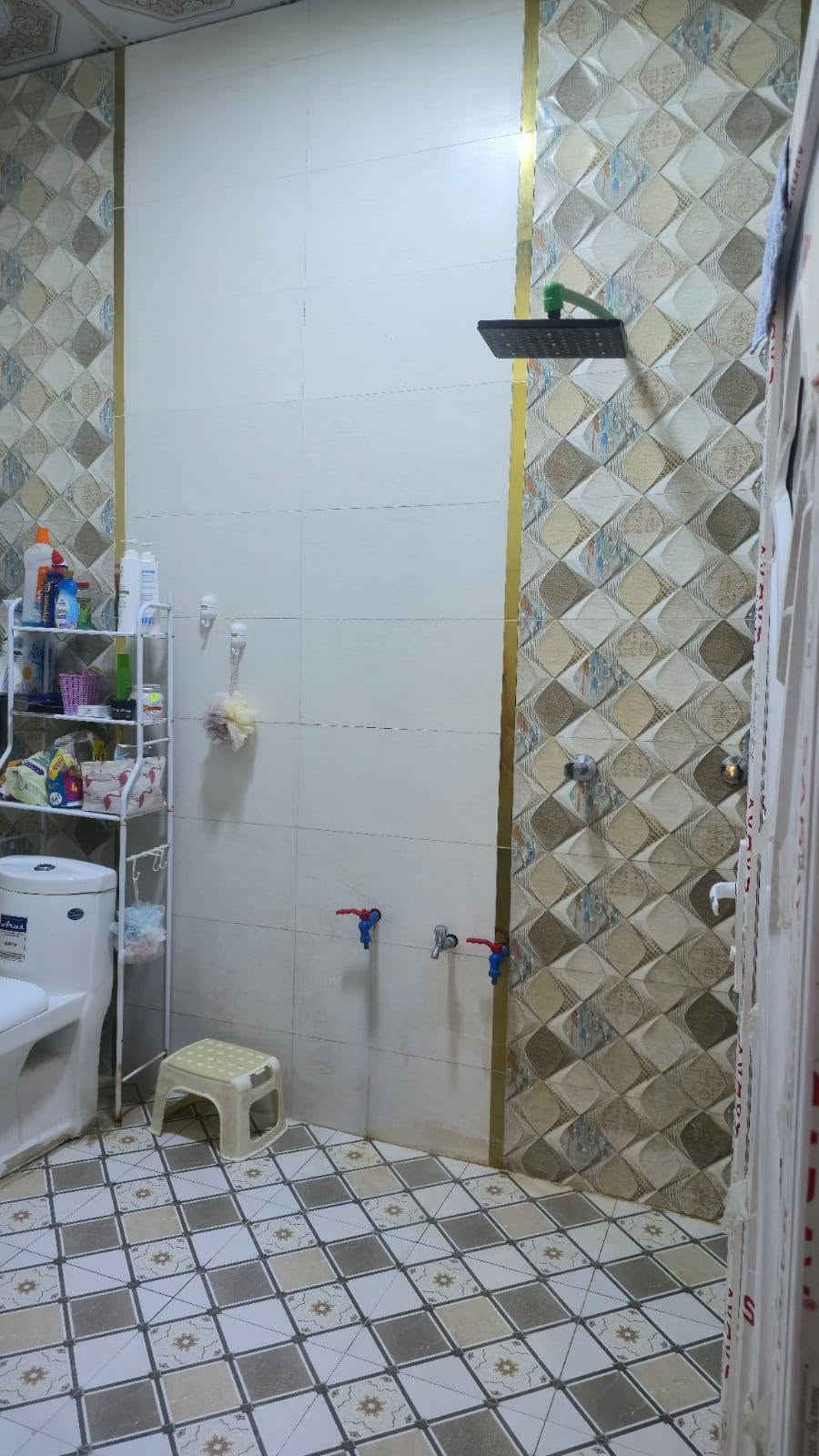للبيع المساحه 200 على شارعين
الصابئه الورداوي 
بناء حديث  غرفتين او صاله جاهز  ثاني بيت عن الشارع العام 
السعر 145 
***********
