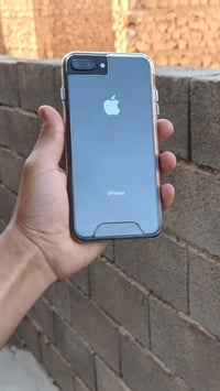 ايفون 8 بلاس • ٢٥٦ • بطاريه ٧٠