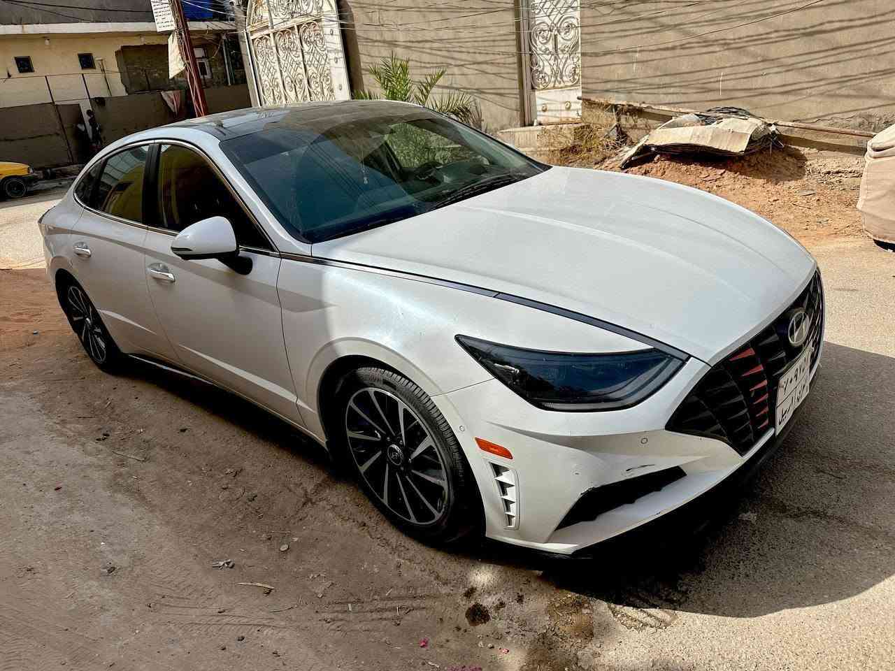 سلام عليكم سوناتا2021للبيع🚘🛞
 لمتدد 1/1 فول مواصفات للأخير

بصمة أبواب 
بصمة تشغيل 
فتحة سقف بانوراما و شاشه كبيره
رادارات امامي و خلفي وجانبي  
خمس كامرات وداتشو
تشغيل عن بعد 
تقديم وترجيع بل ريمونت 
كشنات كهرباء وخزن ميموري
كشنات جلد تدفئه وتبريد
اشاير بلمري وتدفئة الستيرن
 لد متصل امامي وخلفي 
قيادة ذاتيه ومثبت سرعة
اربع أنظمة قيادة
سايد بريك كهرباء
عداد الكتروني و نقاط عمياء
تحذير الخروج عن المسار
تحذير تصادم 
سستم سماعات بوس 12
اوتو هولد ومانع انزلاق
لايت زنون اربع عدسات

حادثها جانبي  بابين جهه السايق وجامغ ايمن تبديل وعلى وضع الشركة ماشيه 63 الف ميل مكينه كير حداديه شاصي مكفولات سنويه بأسمي تحويل مباشر ثاني يوم  السعر 166 العنوان نجف
***********
