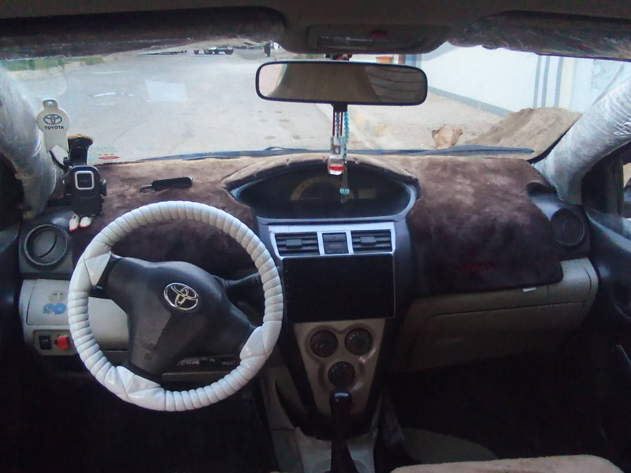 یارس بۆ فڕۆشتن مۆدیل 2007رەقەم  موسل  ڕەقەم تا 2030 تازەیە سیارەکە لای سەکنی لێدراوە تۆزێ ناو بەتانەکەی لحیمی هەیە و بەشەرت تەحویل  ئەیدەم  سعری 54تۆزێ مجال گۆڕینەوە ناکەم بەی ئەیفڕۆشم ەقەمەکەم ***********
