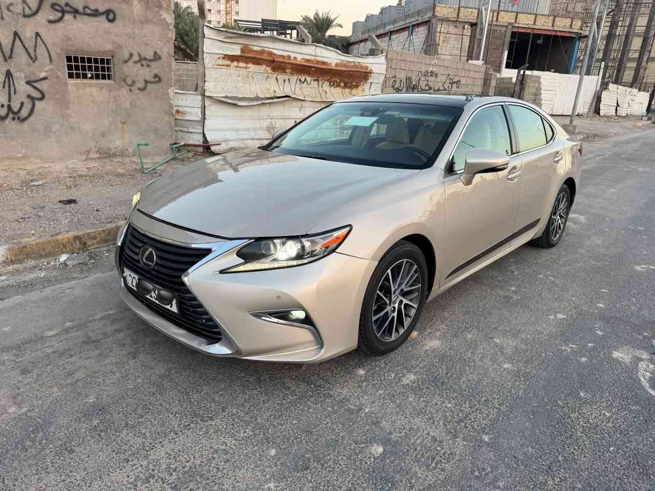 سلام عليكم
لكزز es350
2018

فول مواصفات 

وارد امريكي حادث صبغ بنيد فقط وبارد بل صندوك وجاملغ بدون ايرباك 

مكانه كربلاء 

***********

السعر180

