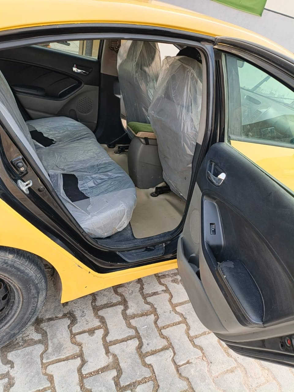 السلام عليكم فورتي موديل 16 السياره بسمي
حادثه من امريكا دعاميات والجاملغ الخلف السايق بي بارد السياره جاهزه كبل للشارع بيه منضومه غار
كير ومكينه وتبريد مكفولات السعر 105 وبيه مجال
الرقم ***********
العنوان بغداد حي اور
