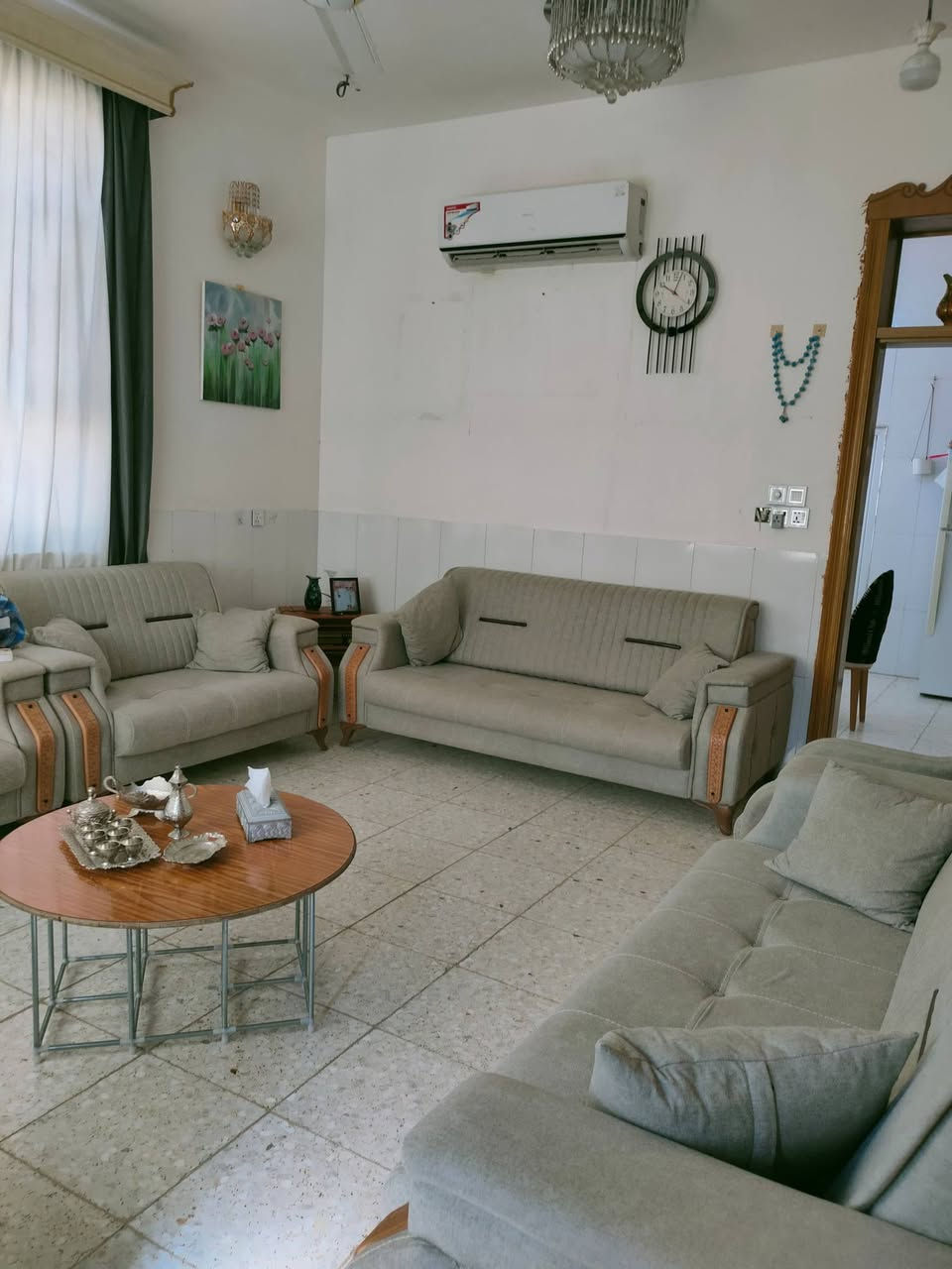 مساحة الارض ٥٠٠ واجهة ١٧ ونص نزال ٢٨ ونص البناء ١٦٥ طابق واحد جمهوري صب كونكريت مسلح غرفتين نوم هول استقبال صالة مطبخ حار حمام الطابق الثاني بيتونة علة كبر الحولي وحمام واكو حمام خارجي السعر ٢٧٥ وبيه مجال للشراي
الموقع حولي ال١٠٠ على نهر الهنيدية خلف السفارة التركية
مساحة الارض ٥٠٠ واجهة ١٧ ونص نزال ٢٨ ونص البناء ١٦٥ طابق واحد جمهوري صب كونكريت مسلح غرفتين نوم هول استقبال صالة مطبخ حار حمام الطابق الثاني بيتونة علة كبر الحولي وحمام واكو حمام خارجي السعر ٢٧٥ وبيه مجال للشراي للتواصل واتساب أو خاص ***********
