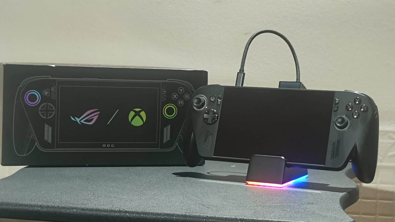Asus rog ally x xbox edition 
ويا كفر وضد كسر شاد للشاشه وياها فان بي دوك يربط بيhdmi للبيع السعر مليون و٣٥٠وبي مجال بسيط للشراي مكاني واسط عنواني واسط عندي توصيل
للتواصل***********
