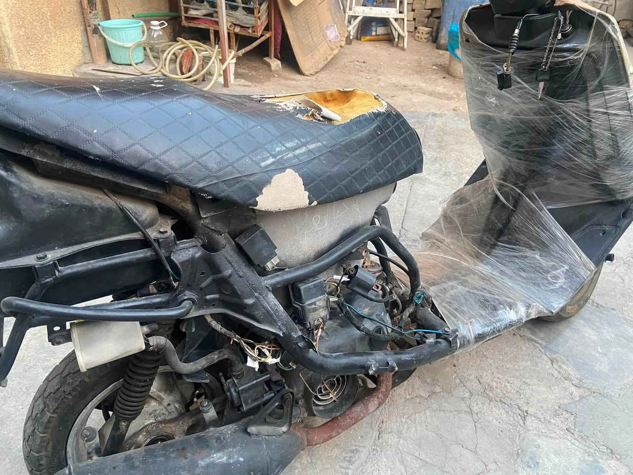 دراجه فراشه فضائ بيه نقصدشي واحد تربط سكليتر. دوس بانزين علا هل وضع 90 الف سعره بيه مجال علوان بغداد لاورفلي هندر واحد لا اكثر تشتغل ستيرن يقفل كهربائيات كامله  رقمي بس وتساب بي *********** راسلني دزلك لكيشن بيت  بريك بل بكان
