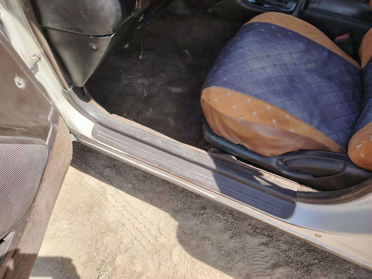 سلام عليكم
سياره مارك نفخ مديل ١٩٩٣ مكينه وكير اثنين ونص  حداديه مشط جديده مكفوله من الكص ونقل مداور لمته ماتريد السعر ٥٠ بيه مجال  استفسار مكان ناصريه استفسار ***********
