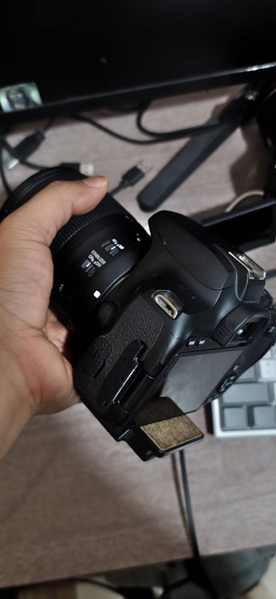 كامرات كانون 850d عدد 3 للبيع نظافه 95%
كامره كانون مع عدسه 85 ملم  مع بطاريتين 
كامره كانون مع عدسه 18-135  مع بطاريتين 
كامره كانون مع عدسه 18 - 55 مع بطاريتين 
 جميع الكامرات بنظافه 95 بلميه 
والكامرات استخدام فيديو فقط 
للاستفسار التواصل على الخاص 
او واتساب 
***********

