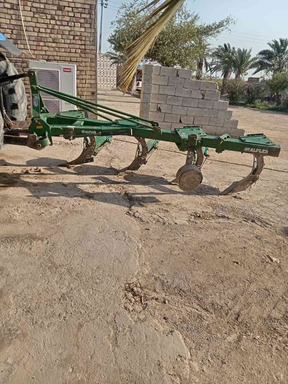 للبيع فدان البير رباعي حجم ١٦،١٤،١٢ مكفول موديل ٢٠١٩ مكان ميسان الكحلاء للستفسار ***********
