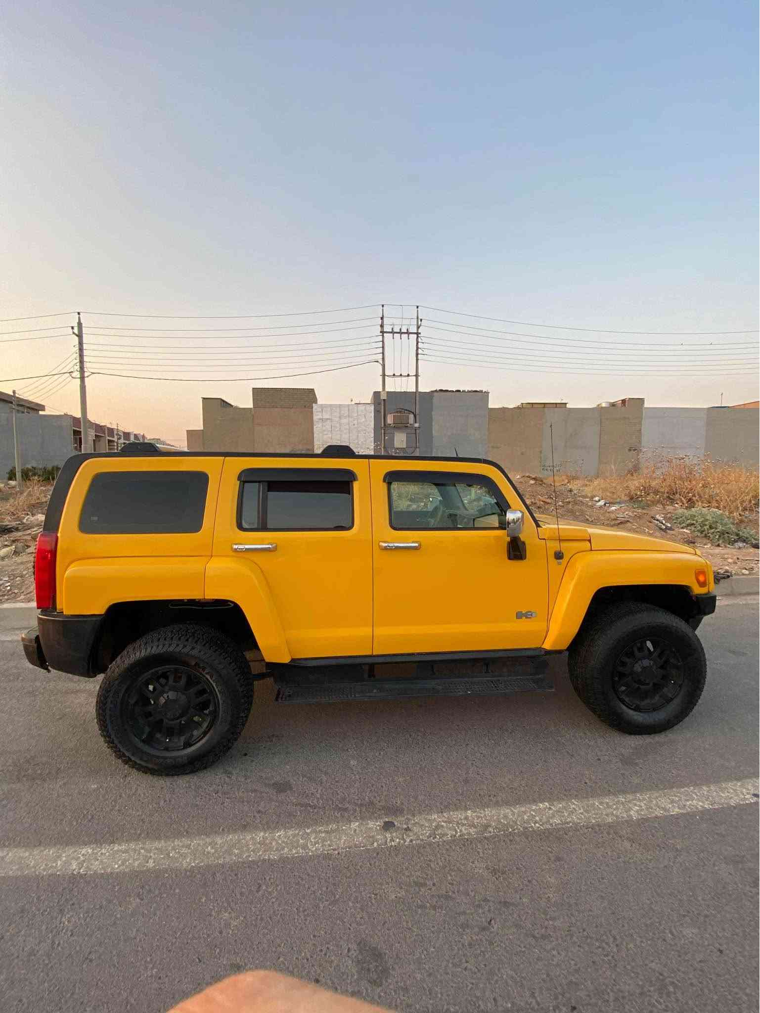 همر h 3 موديل 2007 
سعر له خوار هةمو بازار 
فول فول مواسفات سلايد كةوره دبل اكسل كوشين جلد ناو زةرد شاشه كةوره تةبريد 🧊 بةشةرت 
هةمو شتي بةشةرته رةقةم سنةوى نويه مةكينه و كير بةشةرت شوين هةولير كورينةوه و فروشتن 

همر اج ٣ موديل٢٠٠٧ 
سعر جوه سوك بيع او مراوس برقم شمالي 
فول فول مواصفات سلايد دبل اكسل تخم تاير و وياله جديد اوف رود جبلي 
شاشه جبيره كشنات جلد داخل اصفر مكينه وكير بشرط تبريد ثلج رقم سنوي جديد 
مكان اربيل 
*********** أربيل, العراق
