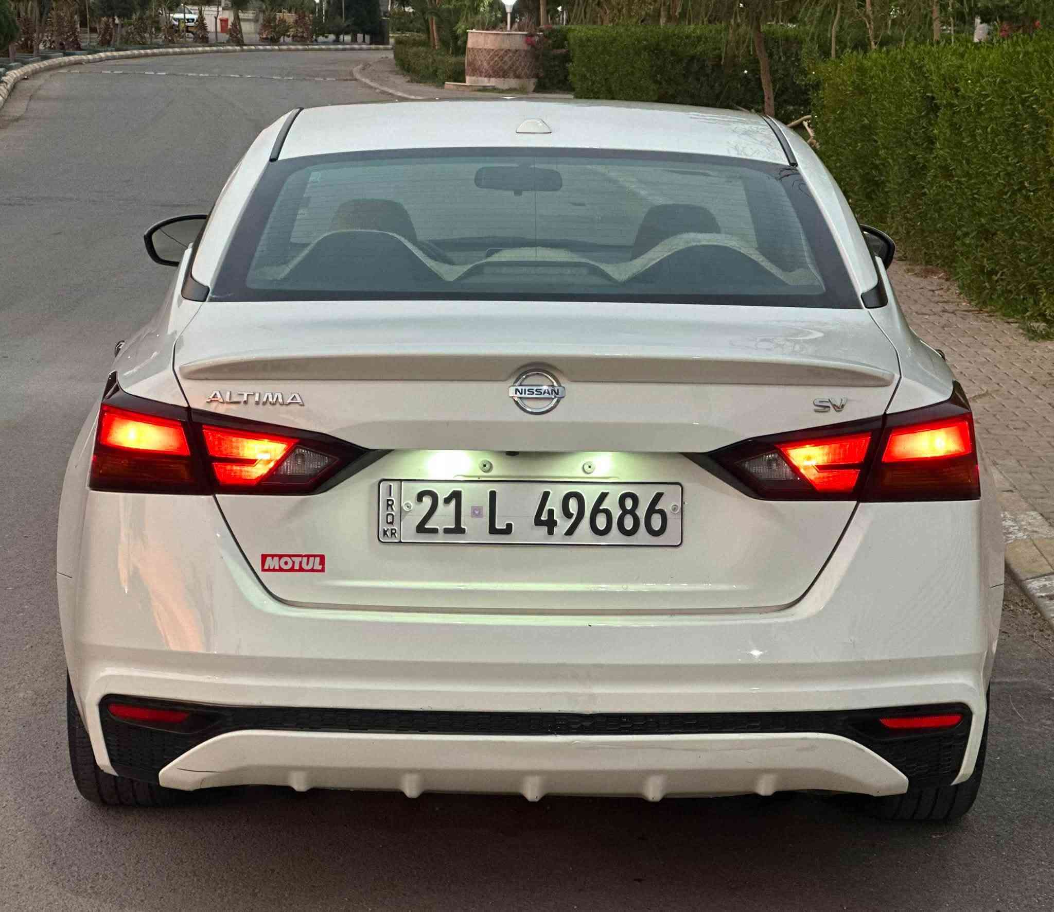 للبيع التيما ابيض
السعر 127 وبي مجال 
***********
موديل 2020 
موصفات S  
تحكم ستيرن 
تثبيت سرعه 
تبريد ثلج 
بصمة ابواب 
بصمة تشغيل 
صندوق بصمه 
تشغيل عن بعد 
حجر بلادي 
رادار بلادي 
ماشيه 90 ميل 
السياره بيهه جاملغ وبونيد بدون دواخل 
ايرباك استيرن طاك ومرجع سستم 
رقم سنويه هزه براد جديد 2031
مكان السياره ديالى خانقين
