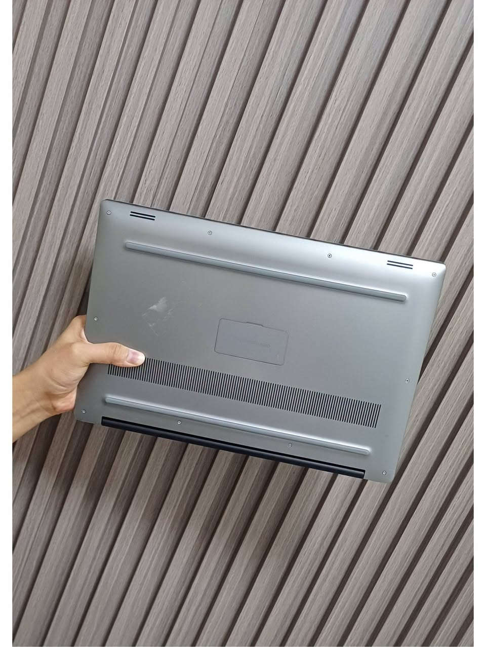 🔥 محطة عمل احترافية بحجم أنيق سوبر سلم
🧠 تبديل معجول معالج جديد 
🔋 بطارية جديدة ١٠٠%

💻 Dell Precision 5540
قوة i9 + كرت NVIDIA Quadro T2000 4GB لتقدم أداءً احترافياً في التصميم، الهندسة والمونتاج.

⚡ المواصفات:
🧠 Core i9-9880H — الجيل التاسع | فئة H
🚀 RAM 32GB DDR4 — قابلة للتطوير
💾 SSD 512GB — قابل للتطوير
🎮 NVIDIA Quadro T2000 4GB
🖥️ Intel UHD Graphics
📺 15.6" FHD

🔋 بطارية جديدة — جاهزية أعلى للاستخدام اليومي

🔹 الحالة: وارد اوربي غير مستعمل بالعراق (كالجديد) نظافة 95% فما فوق 

🔷️ السعر الكلي : 790.000 الف دينار 
(شامل التوصيل مجاني مع هدايا حقيبة وماوس )

■ ضمان(١) فحص وتشغيل امام المندوب 
■ ضمان(٢) استخدام اسبوعين اي خلل مصنعي يتم الاستبدال بنفس الموديل

للحجز والاستفسار على صفحتنا الشخصية او واتساب :
***********
دكان للحاسبات-Dukkan PCS
