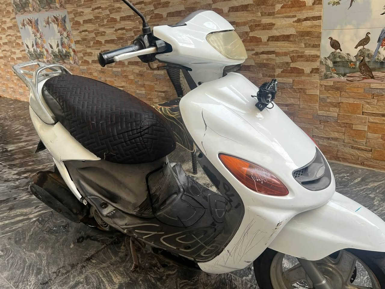 سلام عليكم دراجه البيع الكزز نضيفه
دراجه كلشي بيه يشتغل كلشي ما يرادله 
سعر كلش مناسب 400 وبيه مجال 

‭***********‬
البصره
