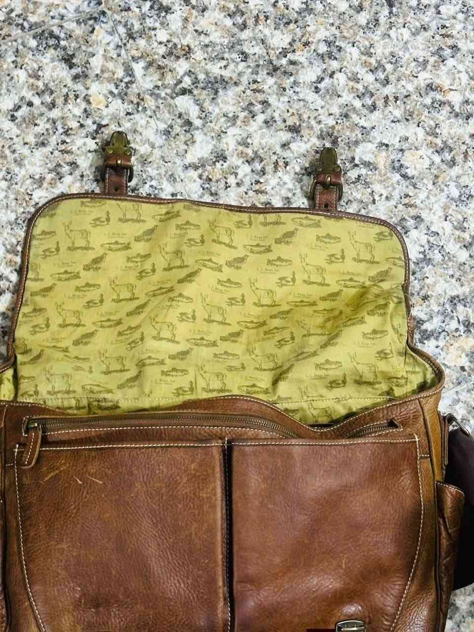 جلد طبيعي • اصلي • غير مستخدم