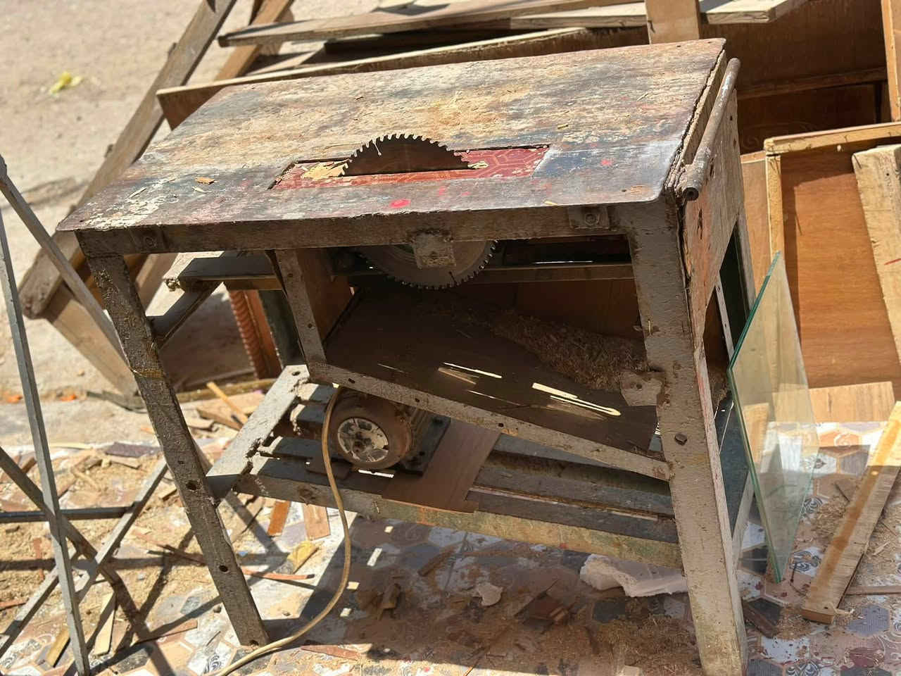 السلام عليكم مكينه حداديه ماطور سنكل شرط الشغل
***********
