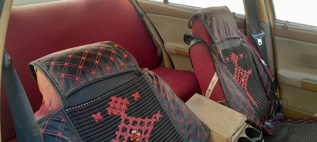 سمند ٢٠١٠ كير محرك بشرط بيهه تلكيطات شي قليل تبريد نقص بس غاز سيارة خير من الله السعر ٣٠ وبيهه مجال قليل رقم الهاتف *********** مكان السيارة التن كوبري
