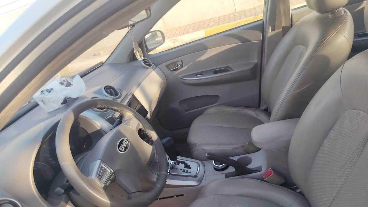 سلام عليكم بي واي دي كير أوتوماتيك موديل ١٤ كلين. كير ومحرك وتبريد  بشرط رقم أربيل سياره مابيه نقص سعر ٦٢وبي مجال قليل 
للاستفسار ***********
