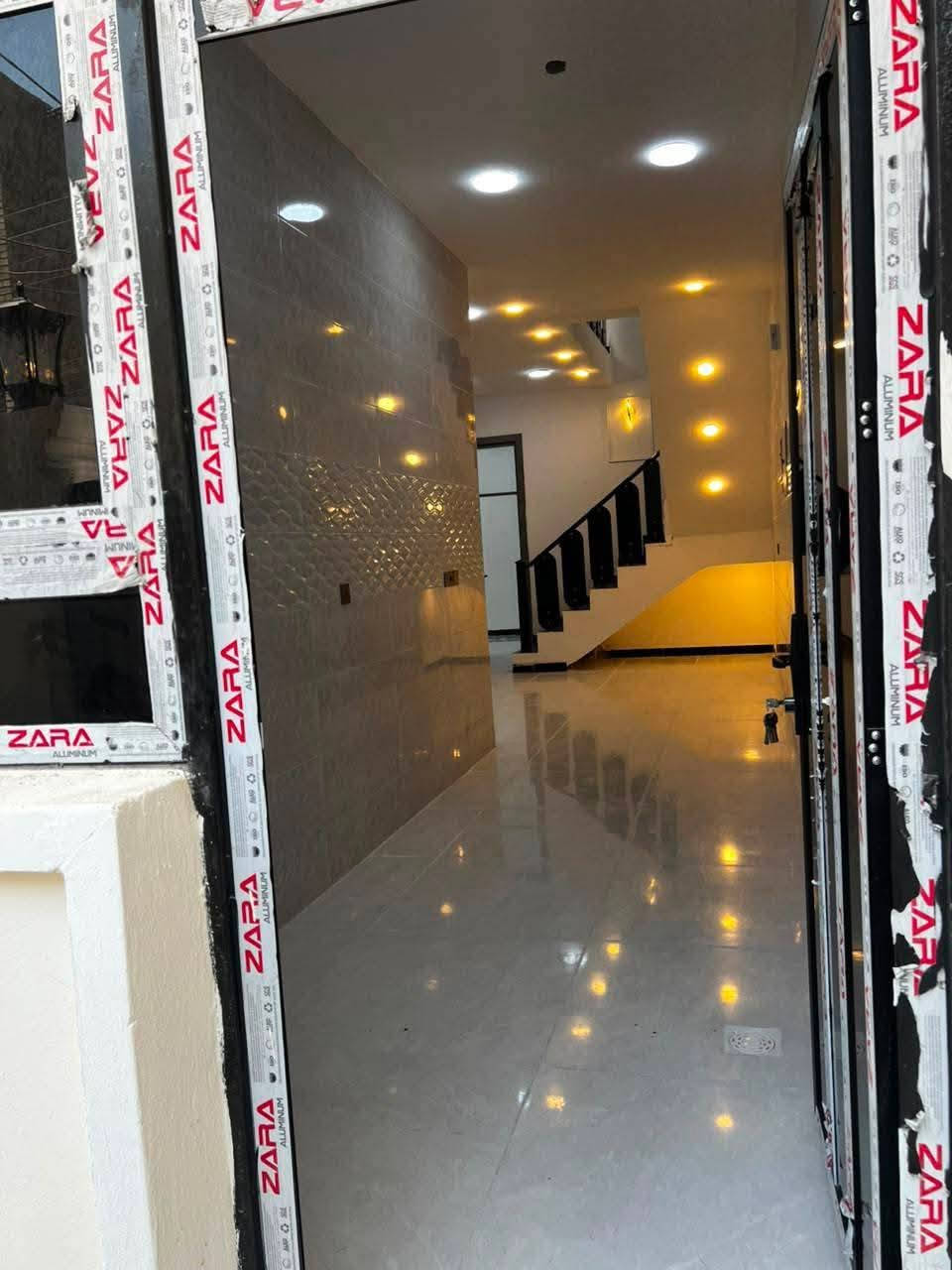 #مكتب_الشغف_للاستثمار_وتطوير_العقار
🏠#دار_للبيع   100متر واجهيه 6،25متر نزال 16متر
 بناء طابقين حديث 

يحتوي البيت. ع[3غرف نوم -استقبال -صحيات عدد 2- صالة- ومطبخ] البيت شغل درجة اولى 

🔶️مع كامل الخدمات
🔴ملاحضه البيت جاهز للسكن 🔑

⬅️نوع العقار  طابو زراعي سند 25 اقرار محكمه 

📍العنوان #بغداد_الدوره_البوعيثه   
      مجمع السلطان الرابع 

🔴للاستفسار  خاص او الاتصال ع الرقم 
☎️***********
☎️***********
