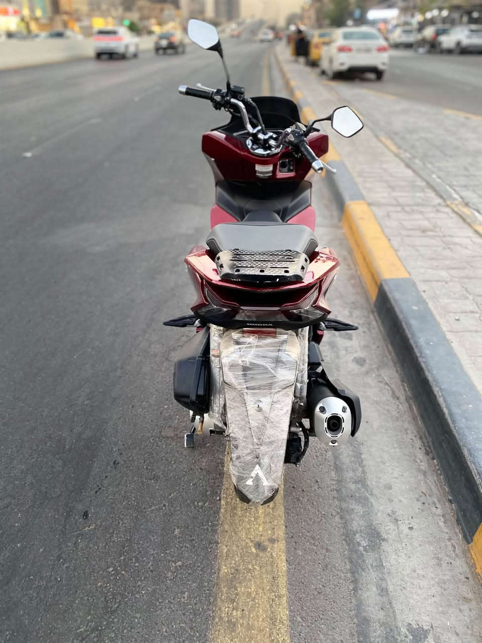 سلام عليكم دراجه للبيع يابانيPcxجيل 4ماشيه20دراجه أيبي أس مغلفه بي بي أف دراجه بحالات وكالا بصمه وحده دراجه جاهزه من كشي أضغط رقم 1ويجيك سعر أو اتصل ***********
