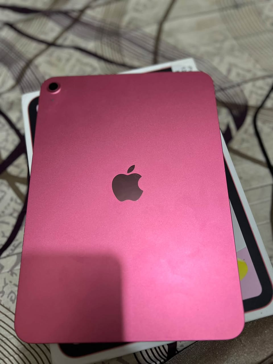 ايباد ١١ • وردي • ١٢٨ غ.ب