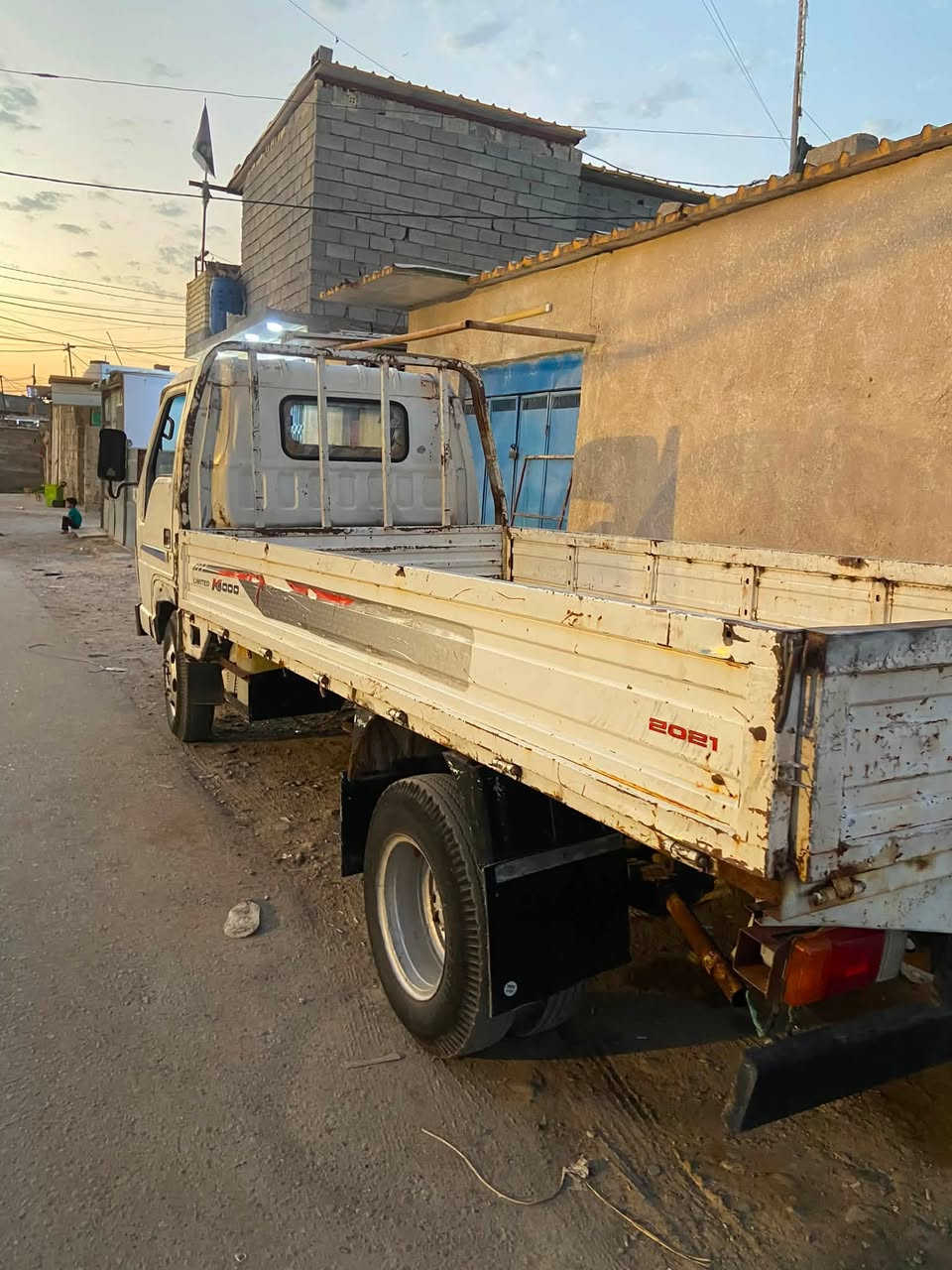سلام عليكم كنتر زوزه للبيع الفين 2007محور مكينه مال كيه فحل 4800رقمهه نكليزي الانبار مشرع وطني سعر 33وبيهه مجال عنوان تاجي رقمي ***********
