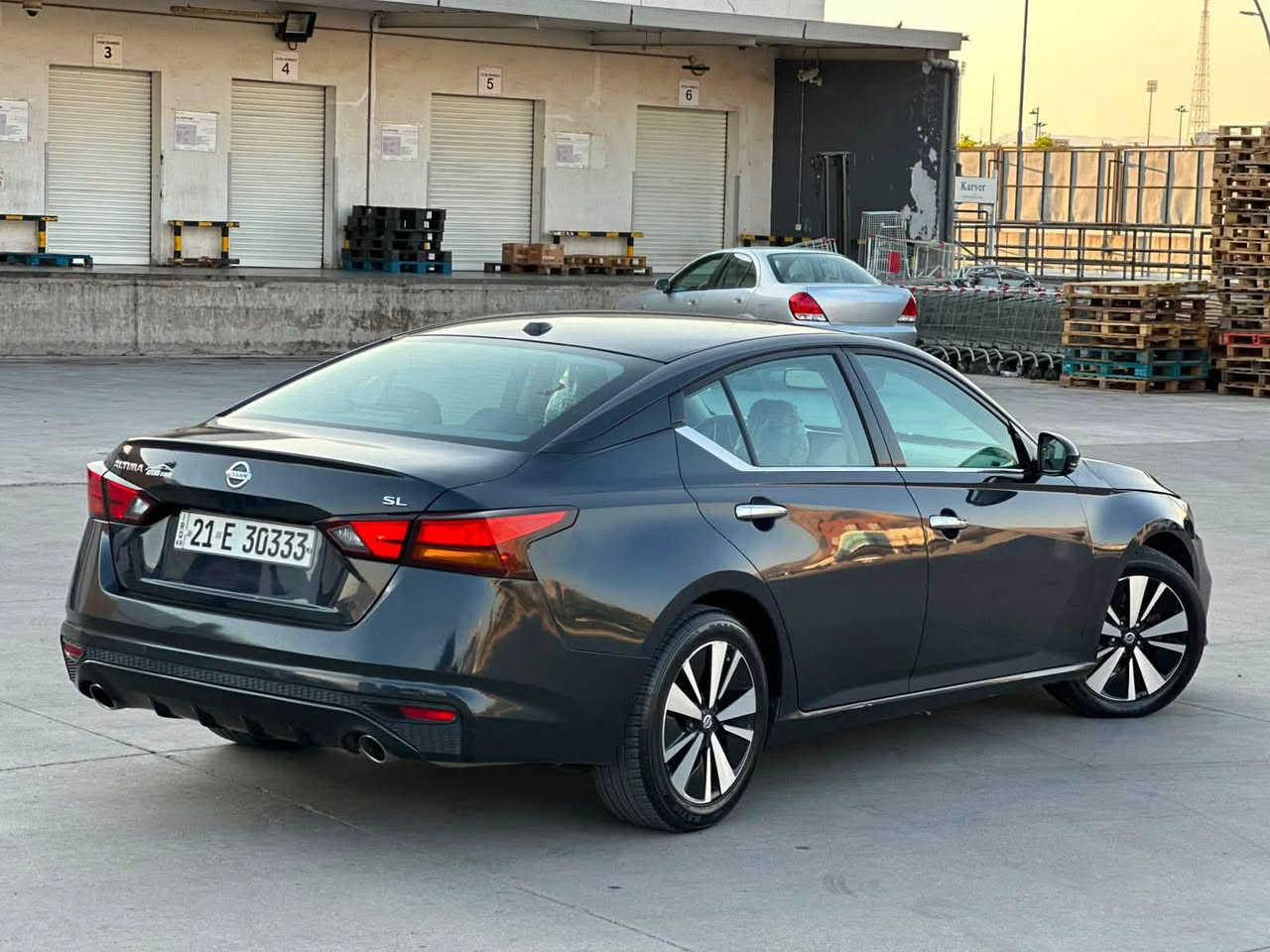 Altima 2019 Sl full full
گێڕو مەکینە بە شەرت نەکراوە
کووشن جلد و هیتەر
سڵایت 
ڕادار پێشوو دوا
خەتی جادە
برێک بەسمە
سوکان هیتەر 
شەغاڵ 
بێتەقەو ڕەقە 
٤ تایەی لۆک
93مایل ڕۆشتوە 
٥ پارچە بۆیاخ بی ناو گردن ۳ کلێر ئەمریکا 
ڕەقەموو سەنەوەی تازە 
تەحویلو  غەرامە بەشەرت
سعر 118 و معامەلەیەکی برایەنە 
شووین کەلار
ڕەنگ نەوتیی تۆخ
***********
