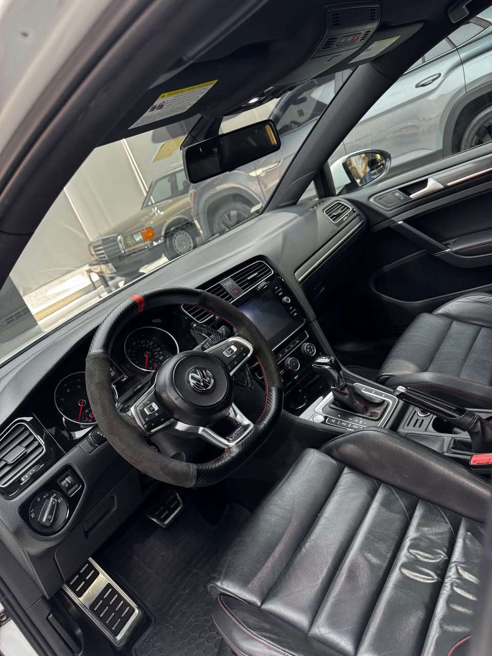 GOLF GTI 2020 
ئەمریکی ٢٠٢٠ تەنها بۆنیت بۆیاغە بێ ژورێ ئێرباک سوکان سیستەم مواسەفات فول فول پانۆراما جلد کوشین سارد و گەرم لایت متەحەریک ٤ مۆدی لێخورین تەنها ٨٢ هەزار رۆیە گێر و مەکینە کارەبایات تەقە و رەقە هەموی بەشەرت رەقەم سەنەوی هەموی نوێ هەتا فحس و هەزەشی نوێیە یەکەک لە جوانترین گۆلفەکانە 
لۆ سحری تەلەفون بکەن تکایە جوابی نامە نادەمەوە 
*********** أربيل, العراق
