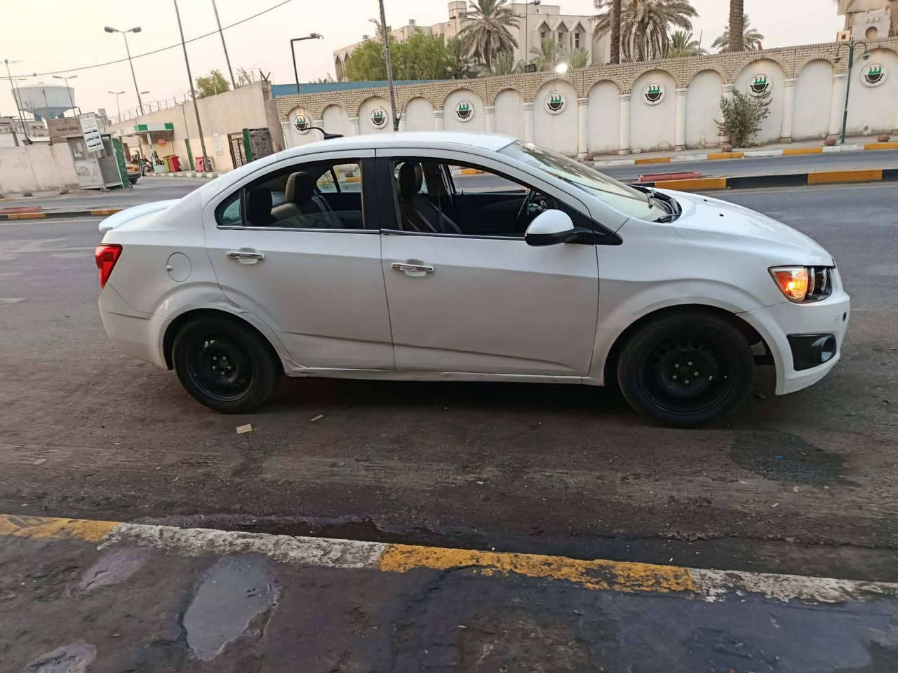 السلام عليكم للبيع شوفر سونك مرك 1800 كير محرك مكفولات موديل 2012 عنوان بغداد سعر 43 كهربائيا كامله نقص تبريد الرقم ***********
