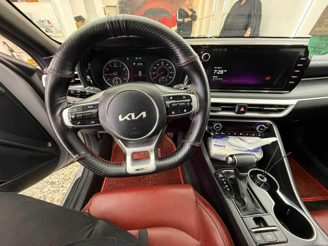 السلام عليكم

   Kia k5  Gt-line 2023

كي فايف جيتي لاين 
 
للبيع 

اللون:اسمنتي

حجم المحرك:1.6تيربو 🚀

وارد امريكي

الضرر:جاملغ خلفي  وبالعراق نفس الجاملغ الخلفي نضرب وتعدل 
وباب السايق مبدل بلادي وبيها تعديل بارد

( بدون لغد وبدون ايرباك)

موضح كلشي بالسونار منزله بالصور

السيارة ماشية:58 الف km

مواصفات:

السيارة بصمة 

بصمة ابواب عدد2

فتحة سقف بانوراما بالكامل

داخل احمر

4 انظمة قيادة

رادارات امامية وخلفية وجانبية

حساسات امامي خلفي

جنطة ذكي

نقطة عمياء

تشغيل عن بعد

قيادة ذاتية

دخول ذكي 

كروس مثبت سرعة

تحديد مسار

شحن لاسلكي 

هاند بريك كهربائي

اوتو هولد

كشن السائق كهرباء

وباقي مواصفات الجيتي لاين معروفة

اخوتي كلشي موضح بالسونار والسيارة كدامكم 

الشراي يجي يشوفها ويفحصها ويقتنع بيها وعيوني اله

رقمها بغداد بأسمي تحويل ثاني يوم

السعر (185)
مكانها بغداد-الحرية

***********
