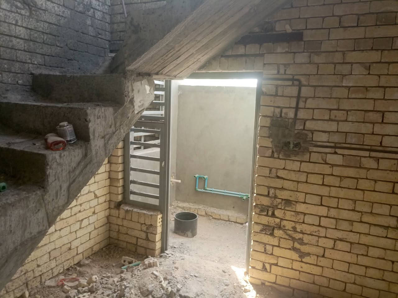 هيكل للبيع • ١٠٠م • كوفه علوت