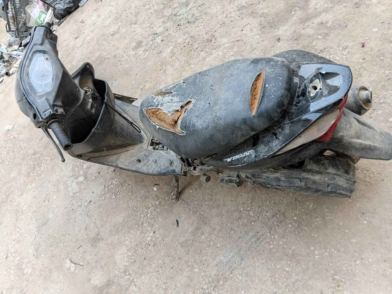 سلام عليكم 
دراجة بريز ثعلب ياباني متروكه للبيع 
الدراجة ما كايمه بس بيهل عطل كهربائيات وعفتها 
نوزلات شغالات ابيعها كوم حديد ب 75 مستعجل 
تواصل خاص او *********** 
مكاني كربلاء شارع ميثم التمار
