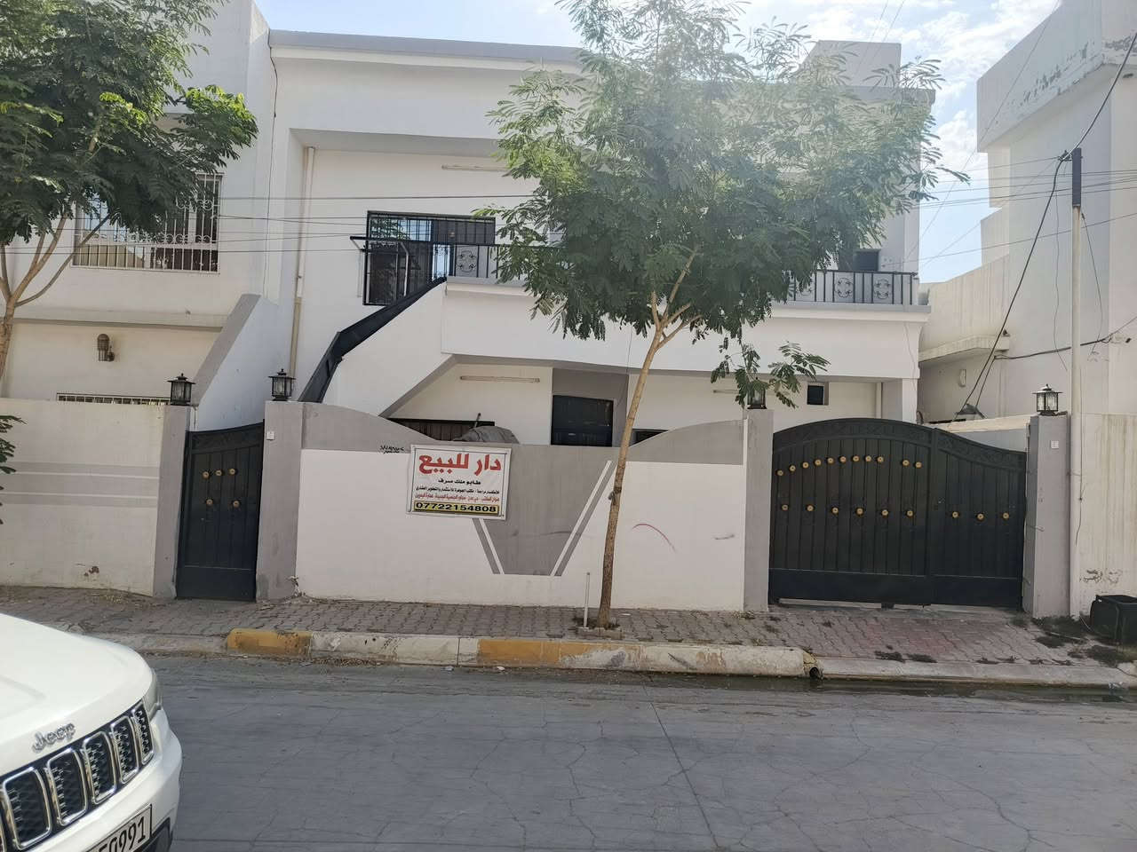 عندي بيت بحي العدن قرب مسجد احسان مساحة 125 10*12.5
طابو صرف باسمي
بناء قديم لكن الان موجر 550الف لكن 1/12/2026يطلع المجر حسب اتفاق بيننا
لمعرفة التفاصيل اتصال على الرقم 
***********
